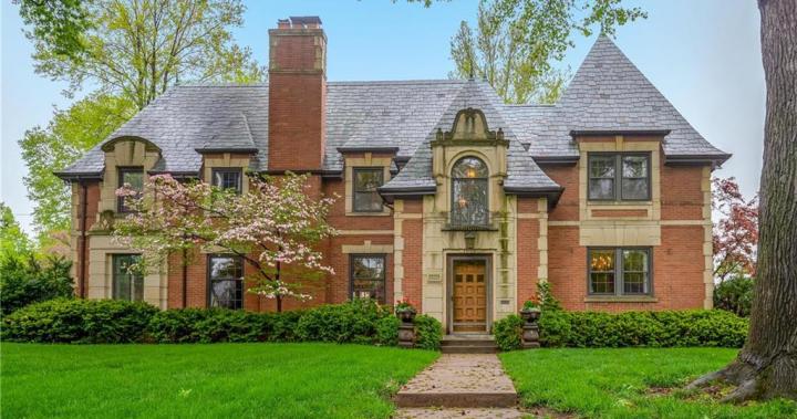 Ward Parkway | KC, MO | $1,125,000