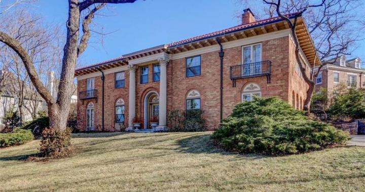 Brookside | KC, MO | $989,000 | beds 4 baths 4.5