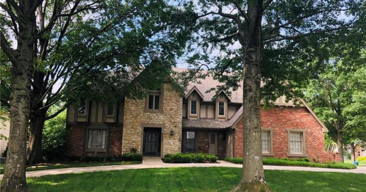 Prairie Village KS $650,000