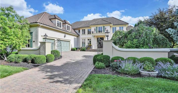 Tuscany Reserve | Leawood, KS | $1,300,000