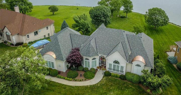 Lee's Summit MO $769,000