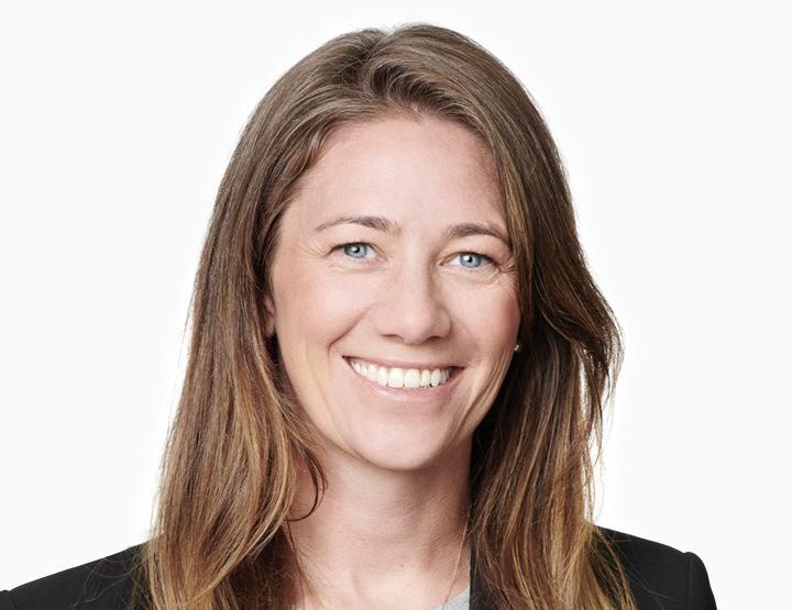 Dominique Davis headshot